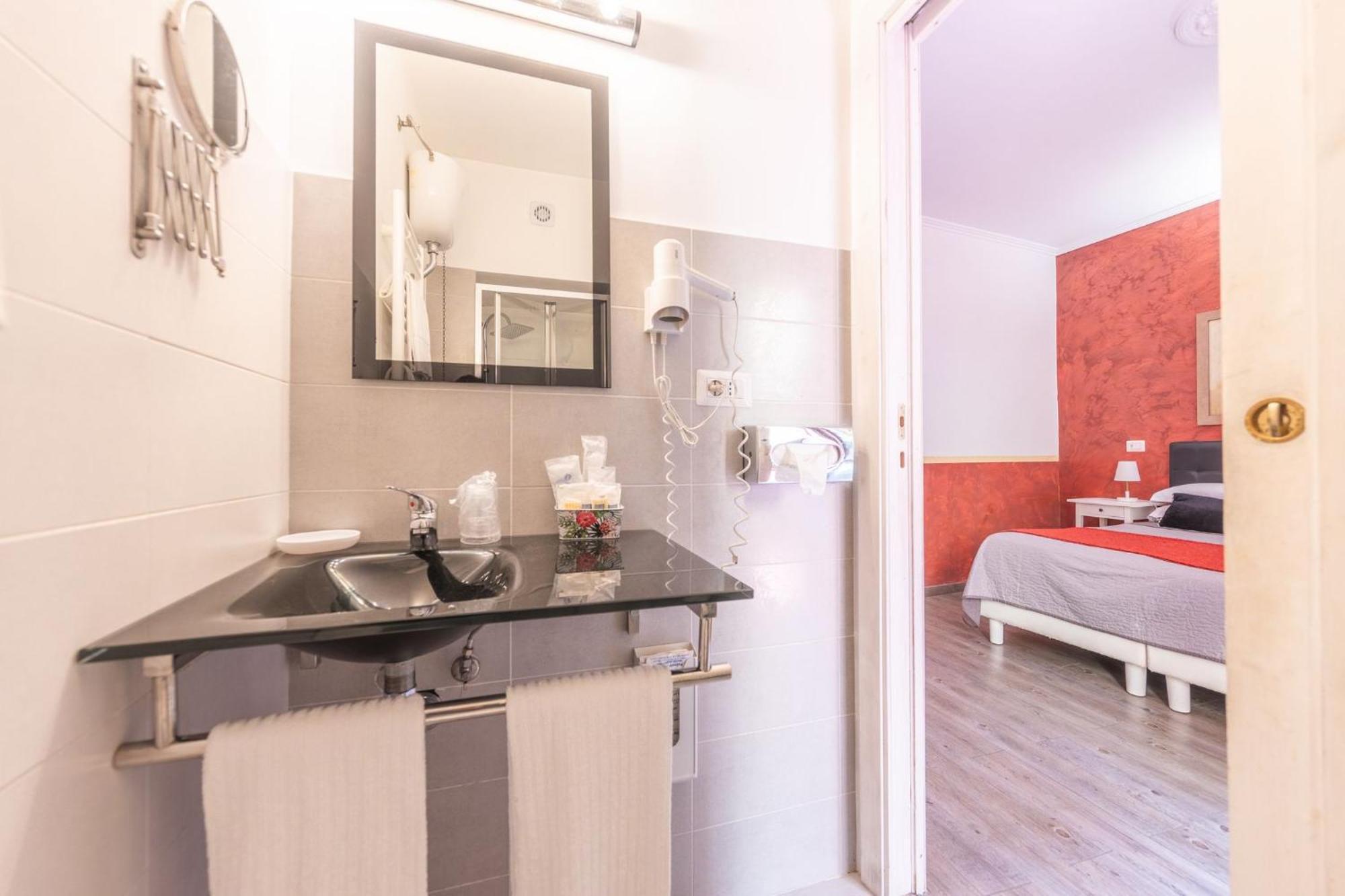 Room In Bb - Family Room In History House โรม ภายนอก รูปภาพ